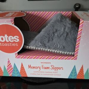 totes Gray Women's Memory Foam Slippers
